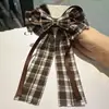 Presilha de Mola para Cabelo com Laço Xadrez Estilo Coreano, Pedraria e Letra, Disponível em Várias Cores, Elegante, Acessório de Cabelo Versátil da Moda para Mulheres