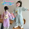 Conjunto de Moletom Infantil com Desenho Outono Moda Laço Manga Longa Roupa de Duas Peças para Meninas de Jardim de Infância Roupa Casual