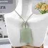 Collar Colgante Rectangular de Jade Cristalino Natural Estilo Chino Joyería Suministro al por Mayor para Lugares Turísticos