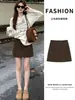 Falda corta de lana color café para mujer, novedad Otoño e Invierno 2026, falda corta de línea A de cintura alta, adecuada para personas petite, falda corta ajustada a la cadera para traje de negocios