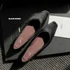 Versão em Pele de Ovelha~Primavera 2026 Novo Estilo Retrô Francês Bico Quadrado Salto Bloco Boca Rasa Sapatos Femininos Tecidos com um Visual Versátil e Elegante
