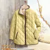 Sudadera de Algodón Acolchada para Mujer con Cuello Alto, Estilo Nuevo 2025, con 6 Botones. Nota: Las rayas son todas blancas