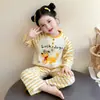 Conjunto de Pijama Listrado de Algodão com Estampa de Cachorro de Desenho Animado para Meninas, Novo para Primavera, Roupa de Casa Elegante e Fofa de Duas Peças