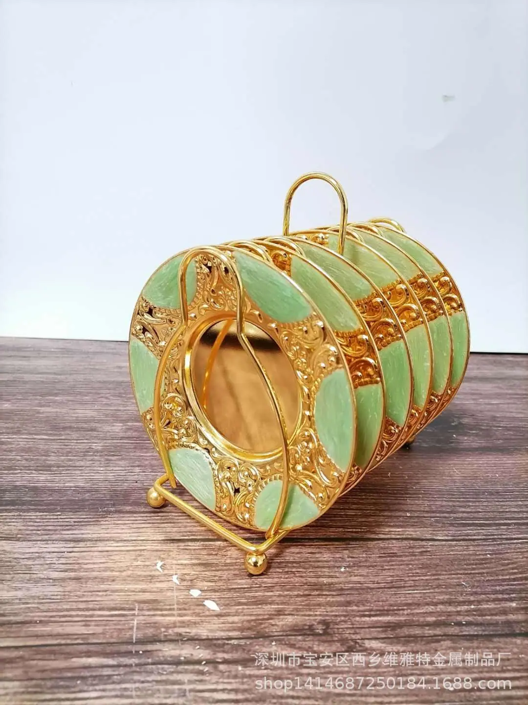 金浅玉绿