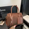 2026 Nuevo Bolso Cruzado de Hombro Único Retro Super Caliente para Mujer Bolso de Mano de Gama Alta de Nicho para el Trabajo Bolso Almohada
