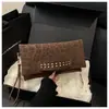 Bolso de Mano Plegable para Mujer Versátil Bolso Sobre Estilo Coreano Bolso Cruzado Bolso Pequeño Sencillo Un Hombro Tachuela Bolso de Moda