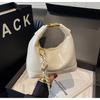 Bolsa de Mão de Luxo Transfronteiriça para Mulheres, Nova Bolsa Transversal de Nicho Primavera/Verão 2026, Bolsa Dumpling Estilo Coreano Vintage