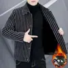 Nuevo Abrigo de Lana a Rayas Grueso con Forro Polar para Hombre, Versátil de Alta Gama, con Cuello de Solapa, Chaqueta Casual, Cálido