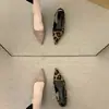 Zapatos de tacón bajo cerrados de tira trasera plateados, simples y elegantes, estilo coreano para mujer, Sandalias Versátiles de Moda Nueva Verano 2026