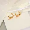 Pendientes Franceses Europeos y Americanos para Mujer Nicho Retro Gama Alta Viento Frío Perno de Oreja Aro de Oreja Nuevo Sentido del Diseño Perno de Oreja Mujeres Elegantes