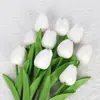 Flores artificiales de tulipán de PU de alta gama transfronterizas para accesorios de fotografía de bodas de hotel en casa flores de simulación de tacto al por mayor