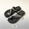 Novo verão sandálias de dedo plano flip-flops sandálias de praia femininas elegantes antiderrapantes para mulheres