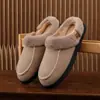 Novas pantufas masculinas de tamanho grande, novo modelo de inverno 2026, de pelúcia e espessas para aquecimento, sapatos de algodão slip-on estilo europeu e americano para homens, transfronteiriço