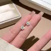 Pendientes de tuerca de sirena con lágrima invisible Pendientes de diseño simple de lujo ligero Pendiente pequeño exquisito Pendientes brillantes Fuente mayorista