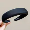 2026 Verano Nuevo Estilo Zapatillas de Caña Alta Retro Antideslizantes Diadema de Ala Ancha para Mujer Accesorio Versátil para el Cabello