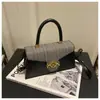Otoño e Invierno Sencillo 2026 Parche de Letras Gran Capacidad Nueva Moda Textura Retro Bolso Pequeño Cuadrado de Hombro Cruzado para Mujer