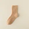 Meias de veludo coral para homens, meias de outono e inverno, forradas com fleece, meias grossas para o chão, cor sólida para homens, meias quentes para casa e dormir