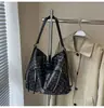 Bolso Tote Grande de Hombro Simple y Elegante de Gran Capacidad 2026 Verano Nuevo Diseño de Nicho Bolso de Hombro de Moda para Viajes