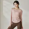 Camisa de protección solar para yoga con un tacto de alta gama, mangas largas, fruncido lateral, adelgazante y que favorece la figura, adecuada para usar en capas sobre tops holgados