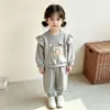 Novo Conjunto Fofo para Meninas Estilo Coreano Primavera Outono 2026 Novo Pequeno e Médio Crianças Moletom Estiloso Fashionável Conjunto de Duas Peças para Bebê
