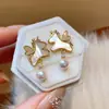 Pendientes de Mariposa con Diamantes Pintados en Spray de Aguja Plateada, Lujo Accesible, Pendientes de Gama Alta, Modernos, Exquisitos y Versátiles, Pendientes Personalizados para Mujer
