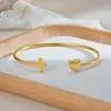 Pulsera Cruz Venta Caliente Acero Inoxidable Nicho Moda Simple Cruz Corazón Abierta Ajustable Regalo para Mujer