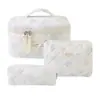 Bolsa Cosmética Portátil Grande Capacidade Floral Pequeno Armazenamento Algodão Acolchoado Portátil Flores Fofas Ins Viagem Estudantes