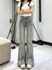 Calça jeans flare estilo americano de cor clara para mulheres, novo modelo 2026 de cintura alta, modelador e que valoriza a silhueta, adequado para baixinhas, com barra desfiada