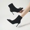 Botas elásticas Nuevas Punta fina Negras Ajustadas Gamuza Pedrería Otoño e Invierno Tacón de aguja Botas cortas de tacón alto con felpa para mujer Otoño e Invierno
