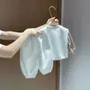 Conjunto de Tres Piezas de Calidad Premium para Niños Primavera y Otoño 2026: Conjunto de Chaleco de Oso de Dibujos Animados y Camisa a Rayas para Bebé