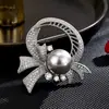 Broche de Cinta de Diamantes Completos de Temperamento para Mujer, Elegante y Atmosférico Corsage de Perlas, Lujo Accesible, Diseño de Alta Gama, Broche, Accesorios para Traje