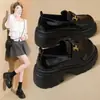 Sapatos de Couro Femininos que Aumentam a Altura com Solas Grossas, Mocassins Slip-On Estilo Britânico, Novos Sapatos de Trabalho Pretos para o Outono de 2026