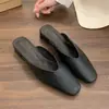 Medias Pantuflas Cerradas para Mujer de Verano, Nuevas Mules Suaves de Estilo Francés con Piel Suave y Tacón Grueso, Adecuadas para Combinar con Vestidos
