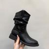 Botas de Cano Médio Botas Martin Pretas Botas Largas para Mulheres Altura Petite Botas Curtas que Aumentam a Altura Novidade Outono e Inverno 2025 Estilo Cowboy Ocidental