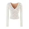 Conjunto Duas Peças Feminino: Top de Renda Branca com Decote V e Manga Longa, Modelagem Justa, Saia Curta de Cintura Baixa, Justa ao Corpo, Estilo Hot Girl para Primavera
