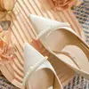 Nicho Sofisticado Elegante 2025 Novos Sapatos de Casamento Franceses Sapatos de Noiva Sapatos de Salto Alto de Pérola para Vestido de Casamento Feminino Sapatos de Dama de Honra