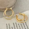 Brincos de Argola Três Camadas Estilo Metal Elegante de Luxo Acessível Europeu e Americano Brincos de Argola Simples com Textura Estilosa de Nicho para Mulheres