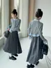 Conjunto de cardigã de tricô e saia estilo coreano e universitário para meninas, conjunto de duas peças para primavera e outono, saia plissada da moda para crianças mais velhas