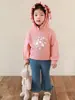 Conjunto de Encaje para Niñas Wulibu 2026 Nuevo Estilo Primavera y Otoño Camisa Sudadera de Dibujos Animados para Niños Falda de Tirantes Moderna Moda