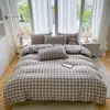 Ropa de cama sencilla de cuatro piezas, sábana de algodón con aloe vera, funda de edredón de 1,8 metros, textiles para el hogar, juego de 3 piezas de lijado norte, generación de estudiantes al por mayor