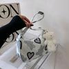 Bolso pequeño para niña, nuevo bolso bandolera portátil de verano con dibujos animados para mujer, color rosa, bonito bolso de hombro bajo el brazo 2024