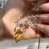 Versa Caperucita Roja Recomendado Diseño de Joyería de Alto Montaje Pendientes de Lazo Cuadrado de Diamante Completo Colgante de Diamante Amarillo Dorado