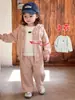 Conjunto de Outono para Meninas Estilo Coreano Roupas Infantis Camisa Branca Base Conjunto Casual Esportivo de Três Peças Roupas Infantis