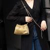 Bolsa Feminina de Couro Genuíno 2024 Verão Nova Chegada Ombro Crossbody Cloud Bag Casual Simples All-Match Estilo Nacional Cowhide Chain Bag