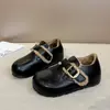 Sapatos Birkenstock femininos de sola grossa, nova coleção de inverno 2026, cabedal de couro, impermeáveis, estilo retrô, totalmente fechados, forrados com fleece, mocassins de sola macia