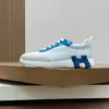 Tenis casuales con diseño único y costuras en el material superior brindan cuidado íntimo a los pies. Los Zapatos de Hombre Son Llamativos y Cómodos