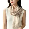 Lenço de Seda Longo Estilo Old Money com Padrão de Castanha para Mulheres Primavera Verão Leve Lenço de Pescoço Lenço de Proteção Solar Lenço de Seda Georgette Angulado