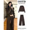 Conjunto de chaqueta con capucha para mujer, nuevo estilo otoño 2026, atuendo casual de dos piezas en color café para mujeres petite, ropa de otoño estilo coreano