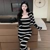 2103 # Novo Conjunto de Verão Feminino Tricô Curto Manga Longa Ombro Único Vestido de Alça Listrado Conjunto de Duas Peças
