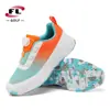 Venta directa de fábrica, precio especial, zapatos de golf de alta calidad con clavos fijos, material de malla estilo perilla para mujer, aptos para uso infantil
